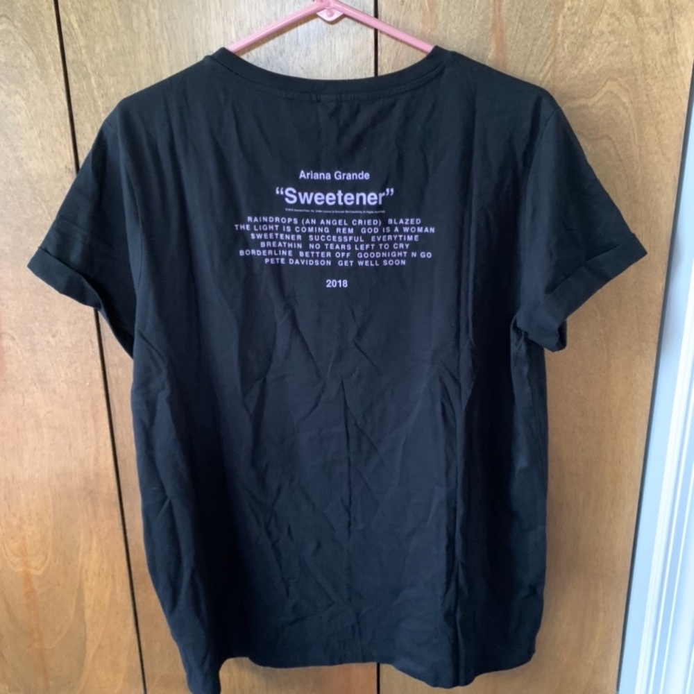 NWT Ariana Grande Tee large